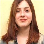 Madrelingua russa, diplomata in Italia al liceo linguistico, offre lezioni di russo